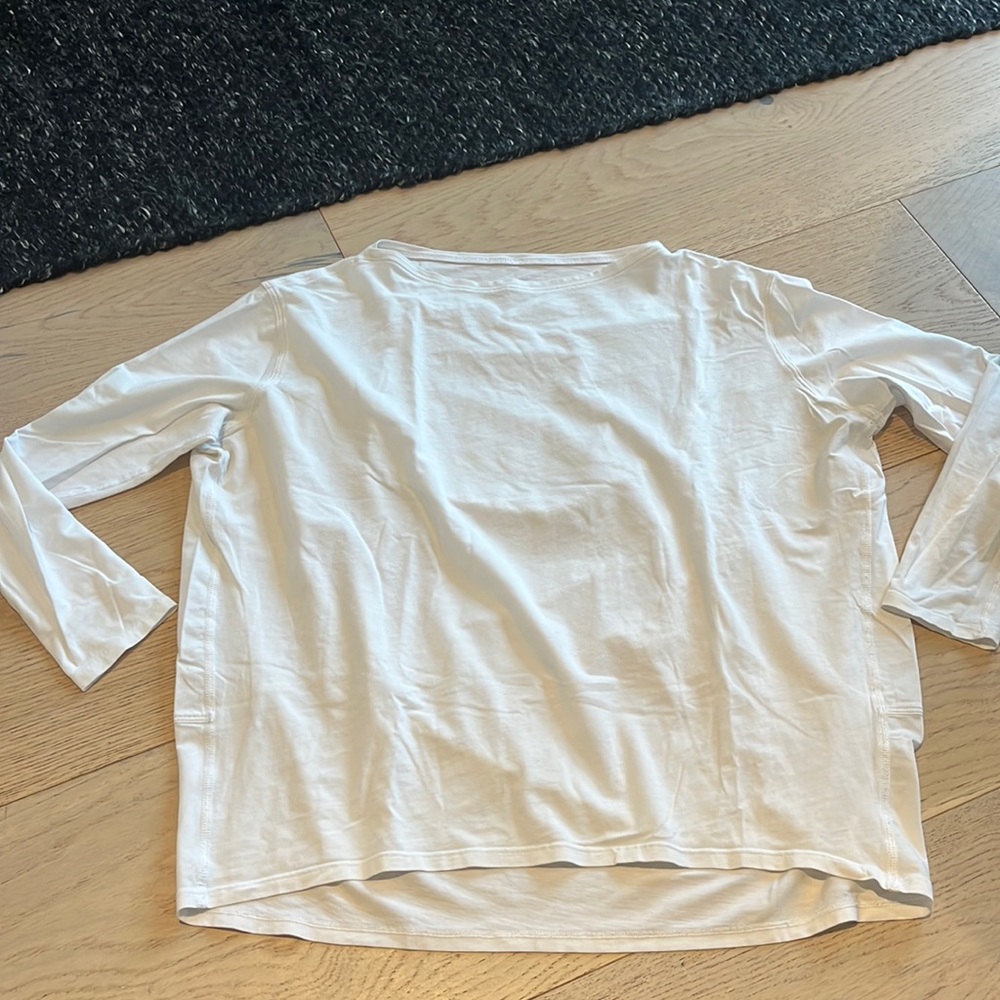 Lululemon back in action long sleeve shirt